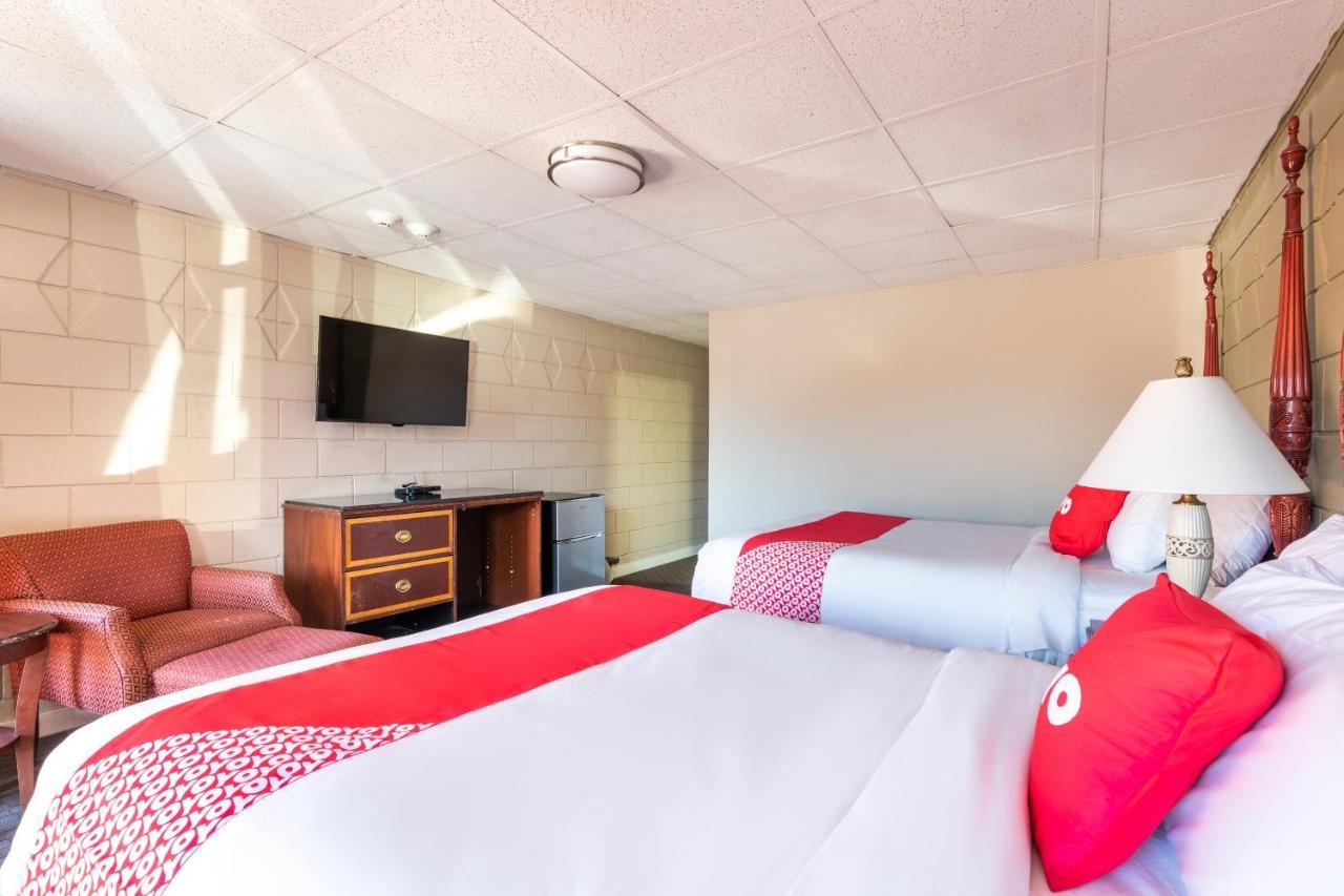 Oyo Hotel Malden Ma Broadway Ngoại thất bức ảnh