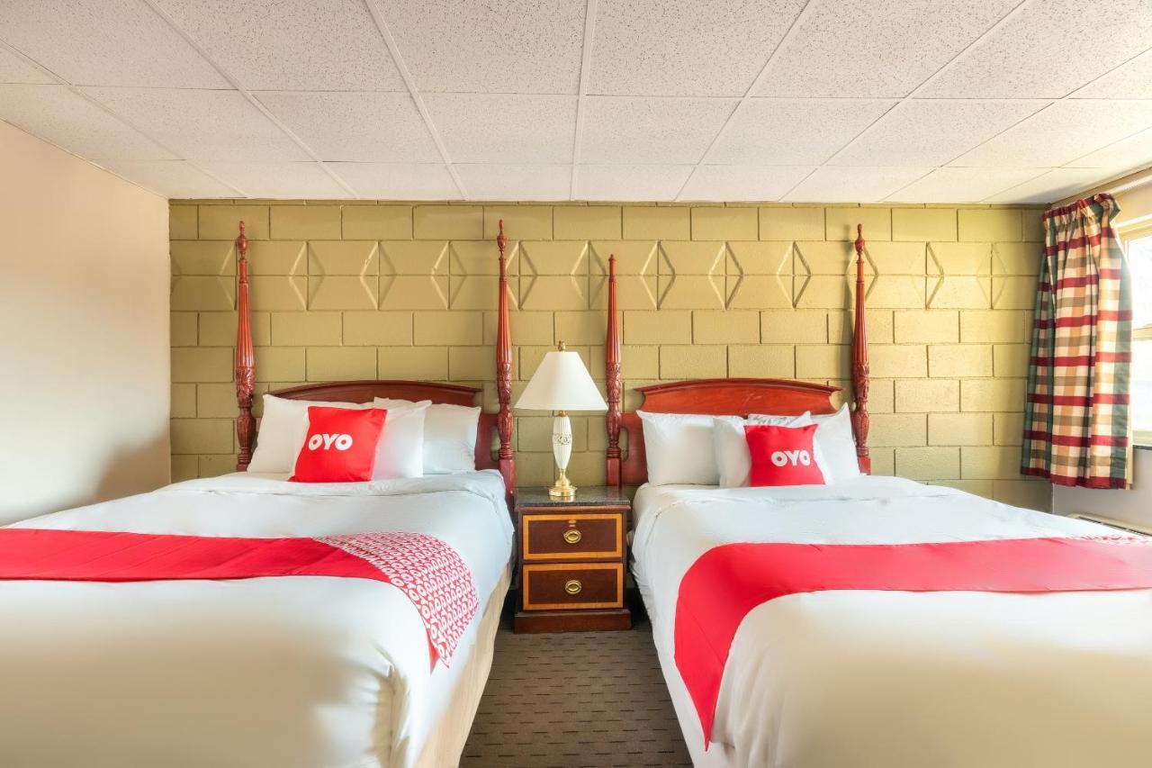 Oyo Hotel Malden Ma Broadway Ngoại thất bức ảnh