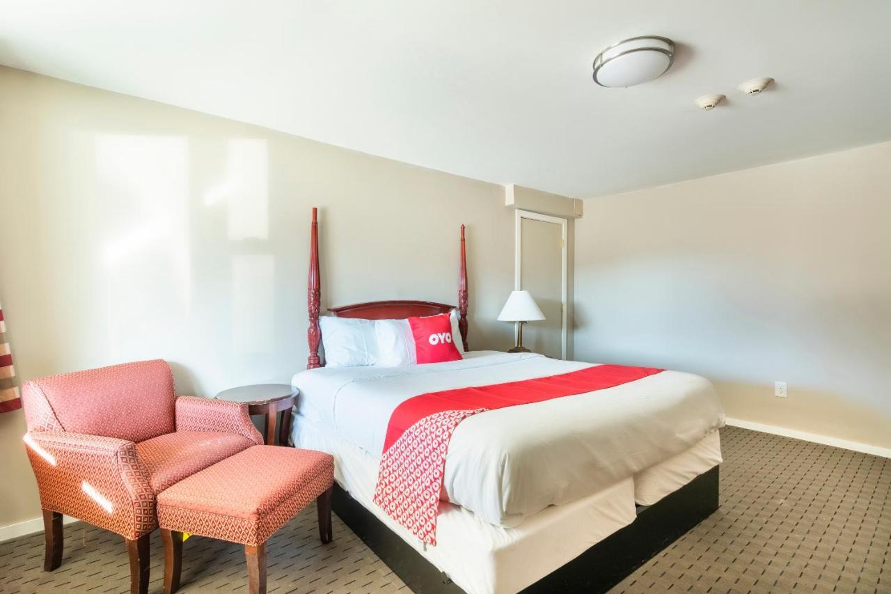 Oyo Hotel Malden Ma Broadway Ngoại thất bức ảnh