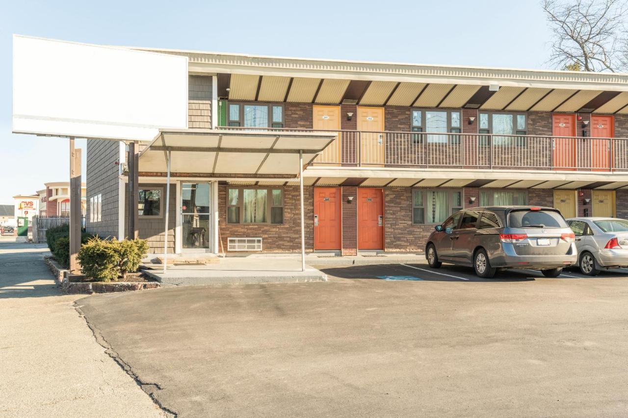 Oyo Hotel Malden Ma Broadway Ngoại thất bức ảnh