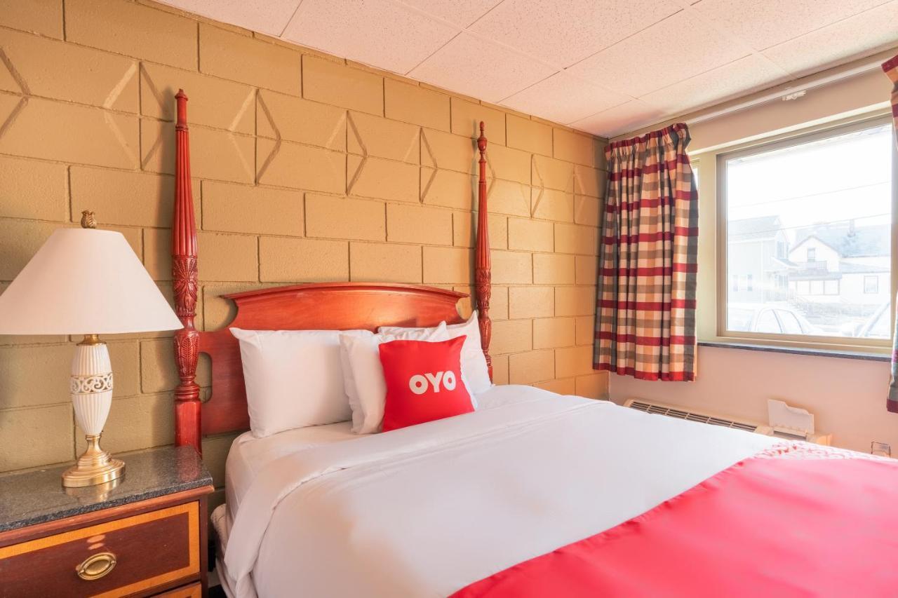 Oyo Hotel Malden Ma Broadway Ngoại thất bức ảnh