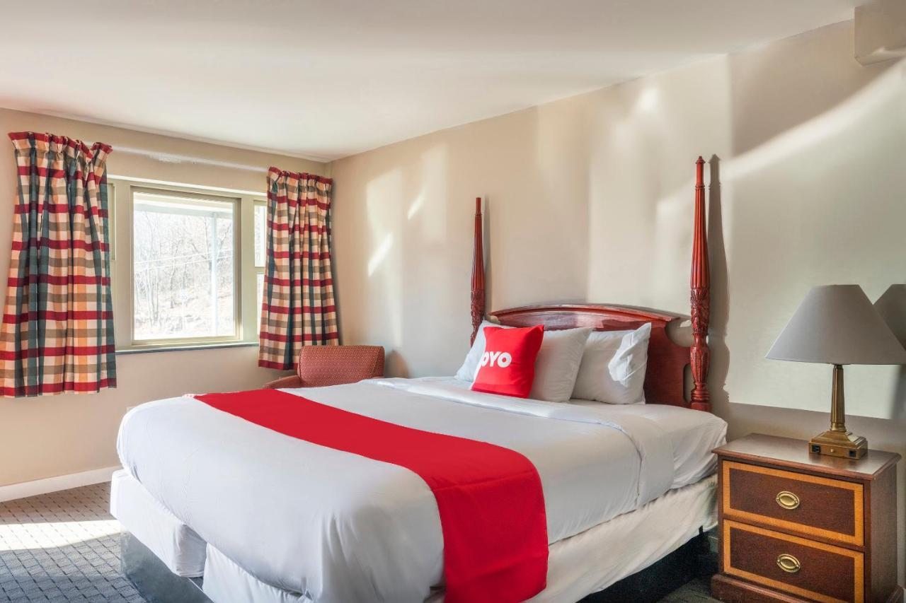 Oyo Hotel Malden Ma Broadway Ngoại thất bức ảnh
