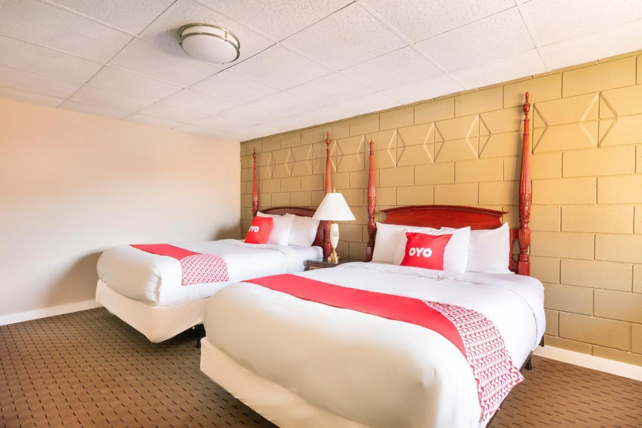 Oyo Hotel Malden Ma Broadway Ngoại thất bức ảnh